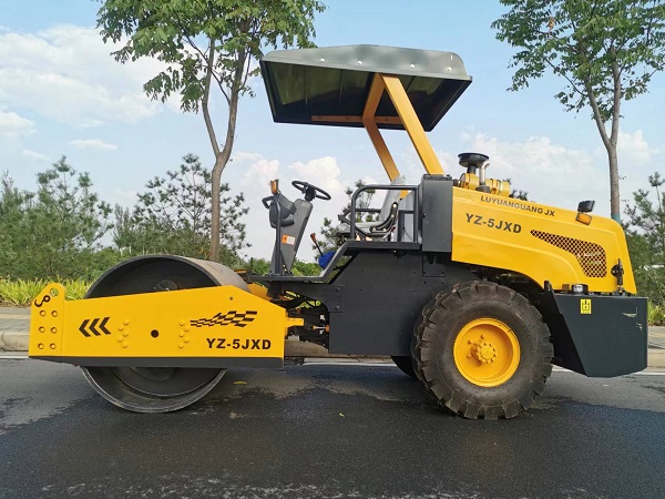 5噸單鋼輪振動壓路機}